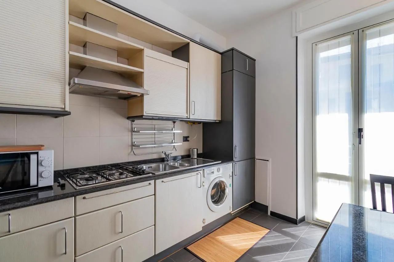 Altido Sleek Flat With Balcony, Walking Distance From Milan Centre Apartment Italy