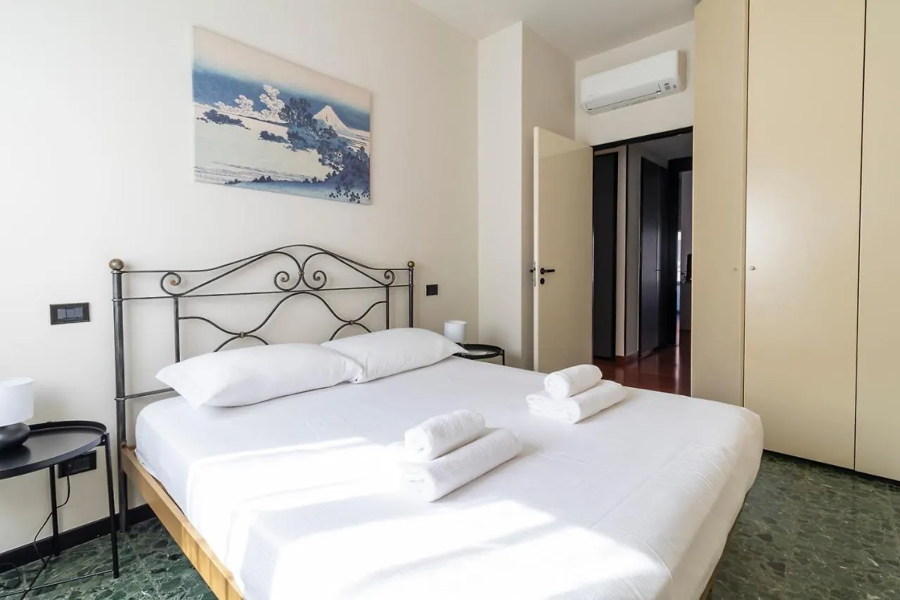 Altido Sleek Flat With Balcony, Walking Distance From Milan Centre Apartment