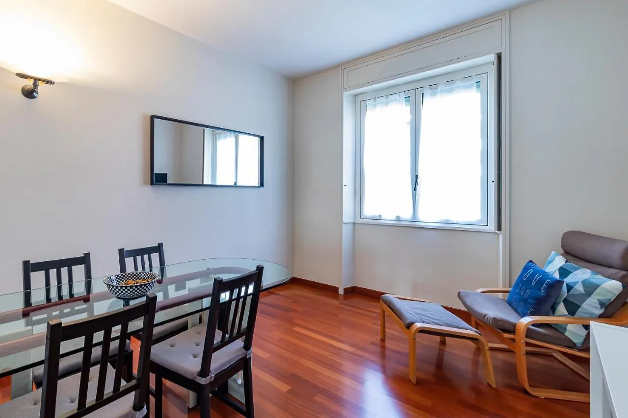 Altido Sleek Flat With Balcony, Walking Distance From Milan Centre Apartment