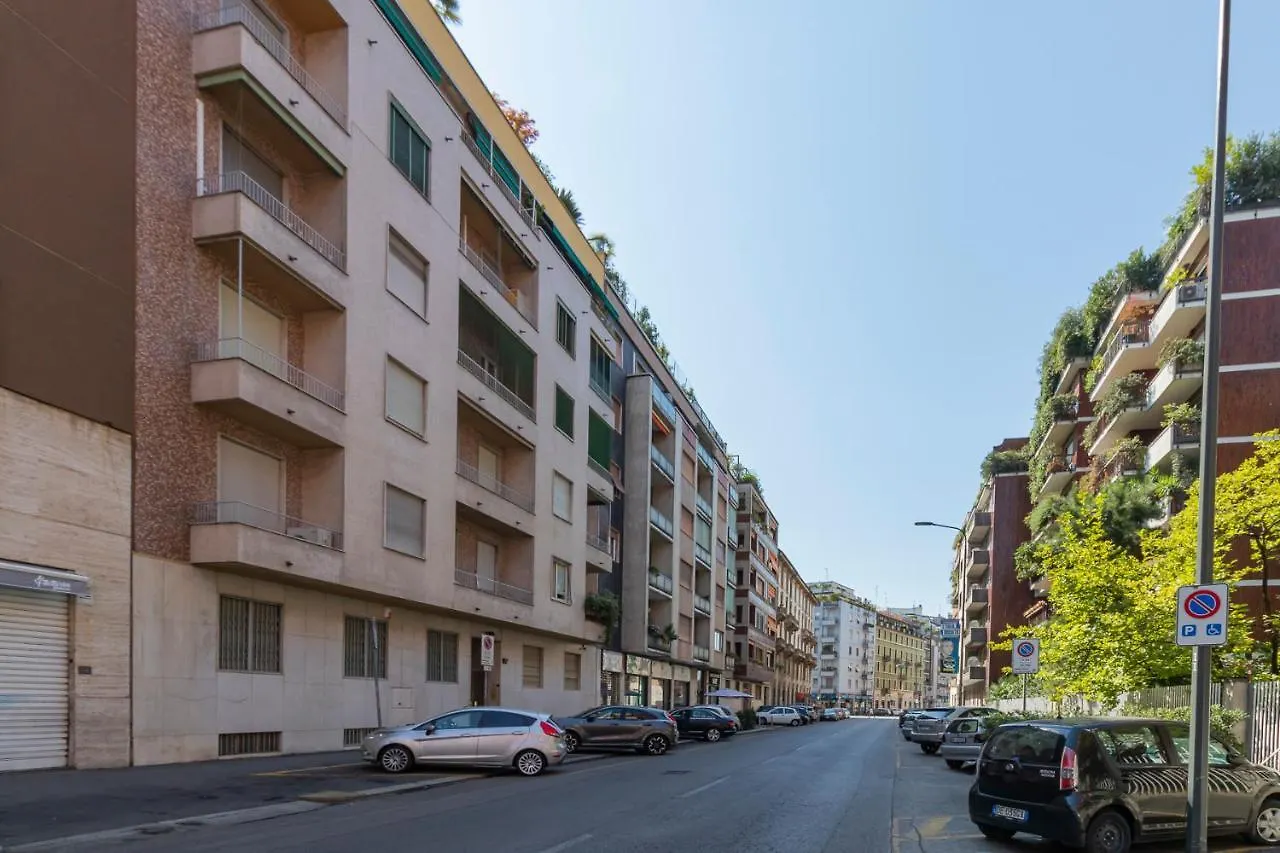 Altido Sleek Flat With Balcony, Walking Distance From Milan Centre Apartment 0*,