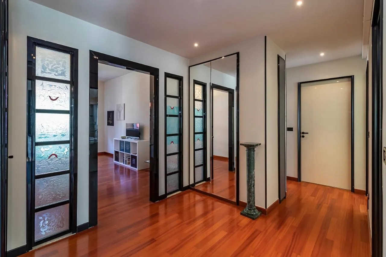 Altido Sleek Flat With Balcony, Walking Distance From Milan Centre Apartment